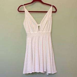 White V neck dress